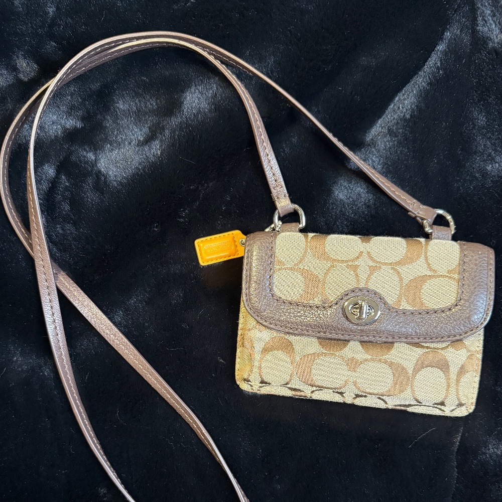 Coach Wallet / Phone Case Crossbody Purse